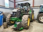 John Deere 6145R op zoek naar reserveonderdele