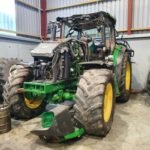 John Deere 6145R op zoek naar reserveonderdele